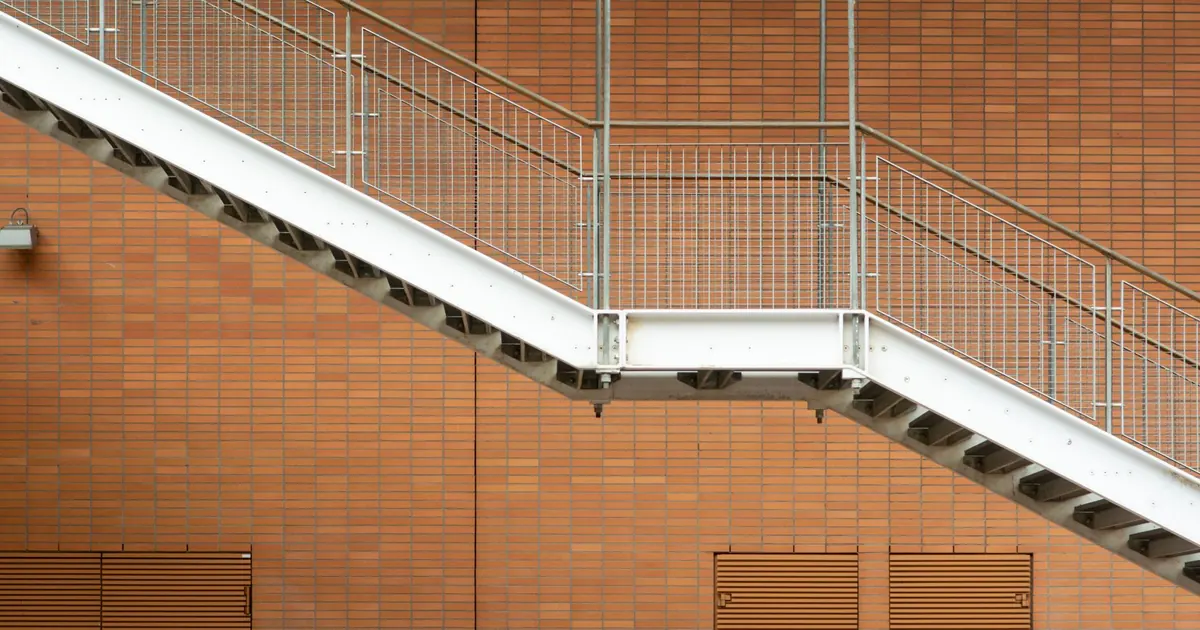 Monte-escalier sur escalier droit